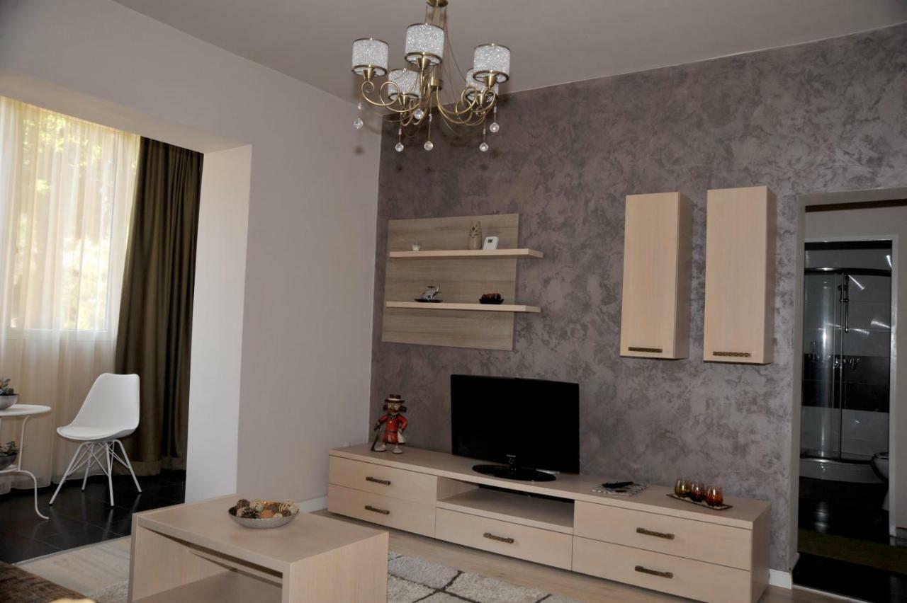 Apartment Like *